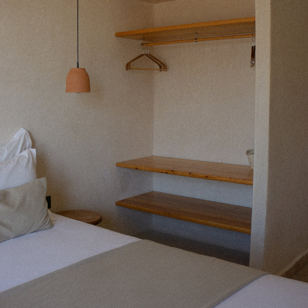 ✴︎ SHARED ROOM