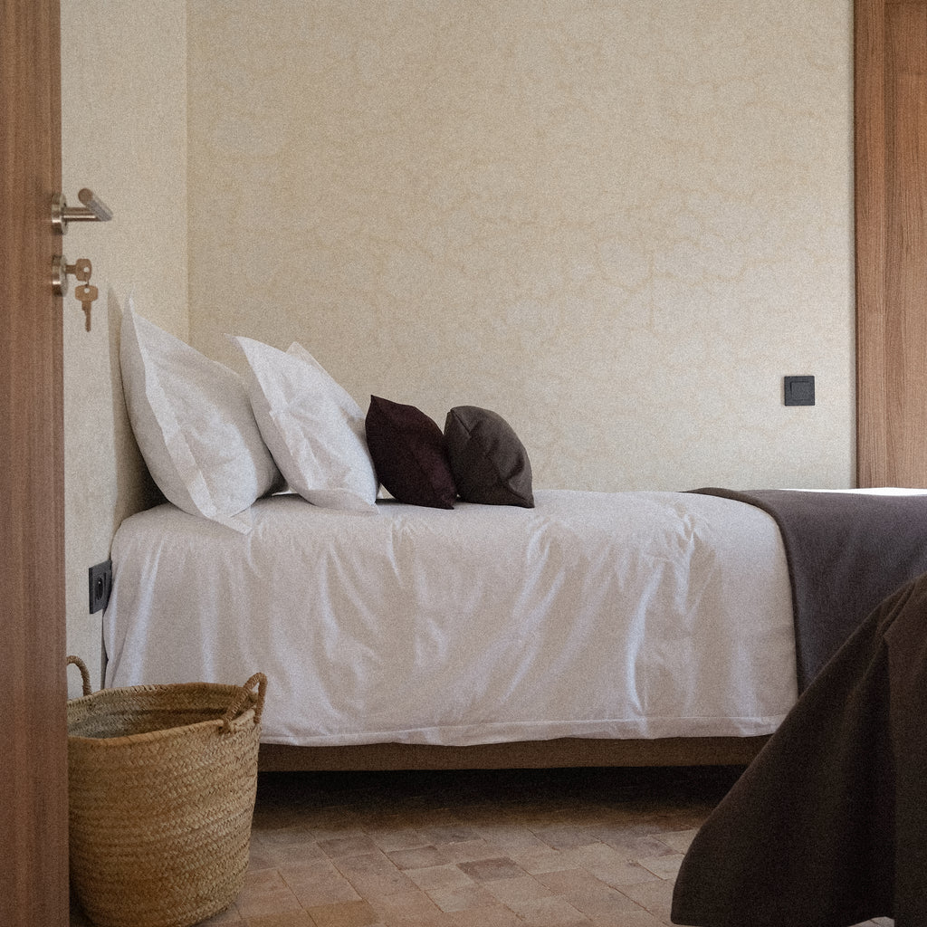 Room Two ✴︎ twin